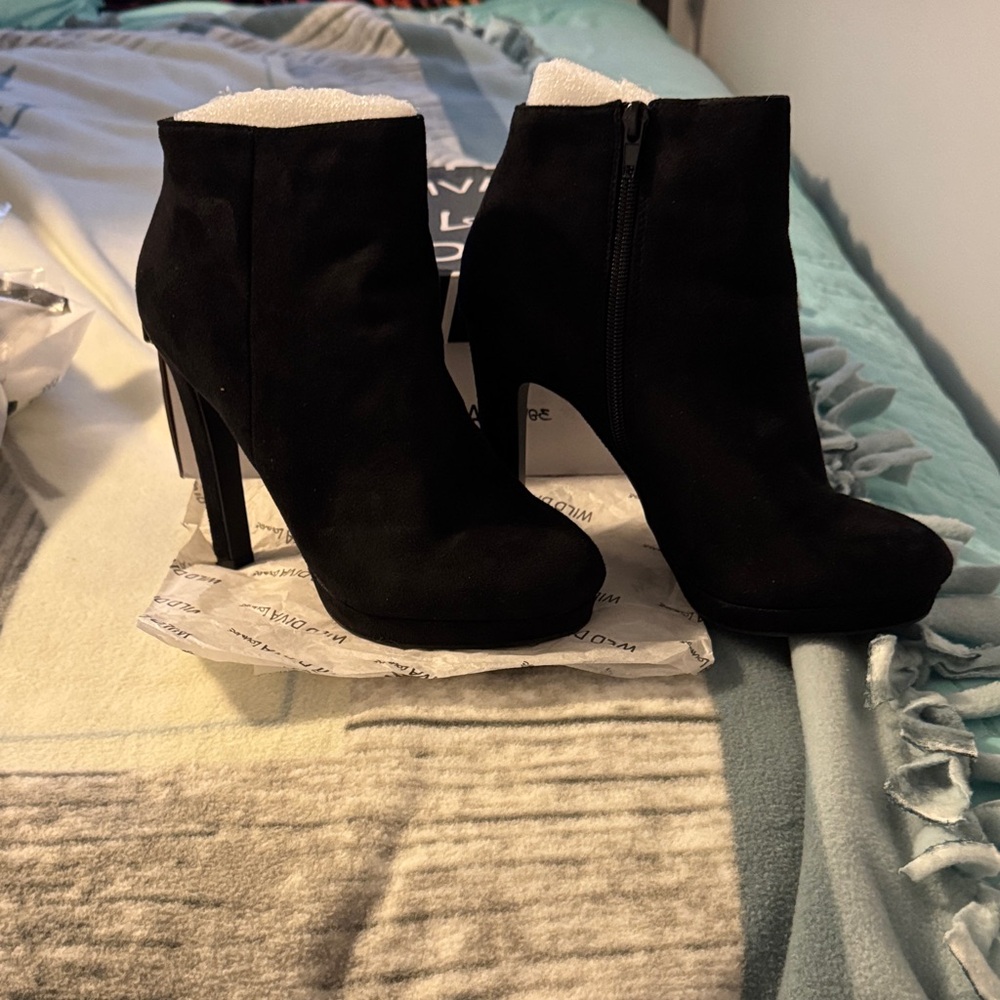 Wild Diva Black Heeled Boots